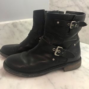 UGG Fabrizia Moto Boots